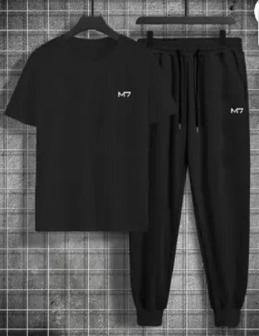 🏃‍♂️UrbanFlex Men’s Tracksuit – Style Meets Performance🔥