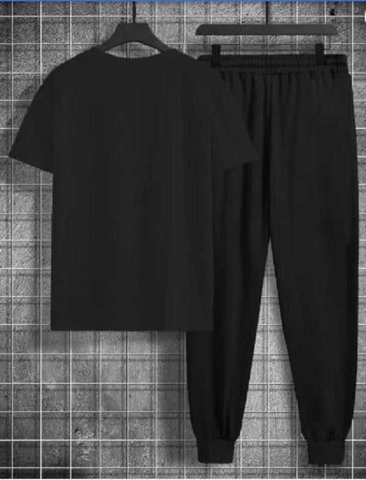 🏃‍♂️UrbanFlex Men’s Tracksuit – Style Meets Performance🔥